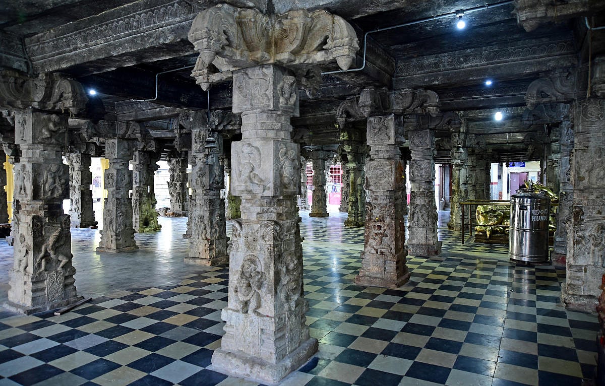 A temple and its dancer who published a book