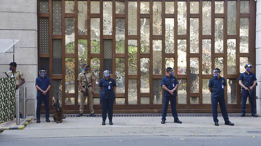 The Forensic Science Laboratory will test the SUV allegedely owned by the deceased Mansukh Hiren and the gelatin sticks found in the car. Credit: PTI File Photo