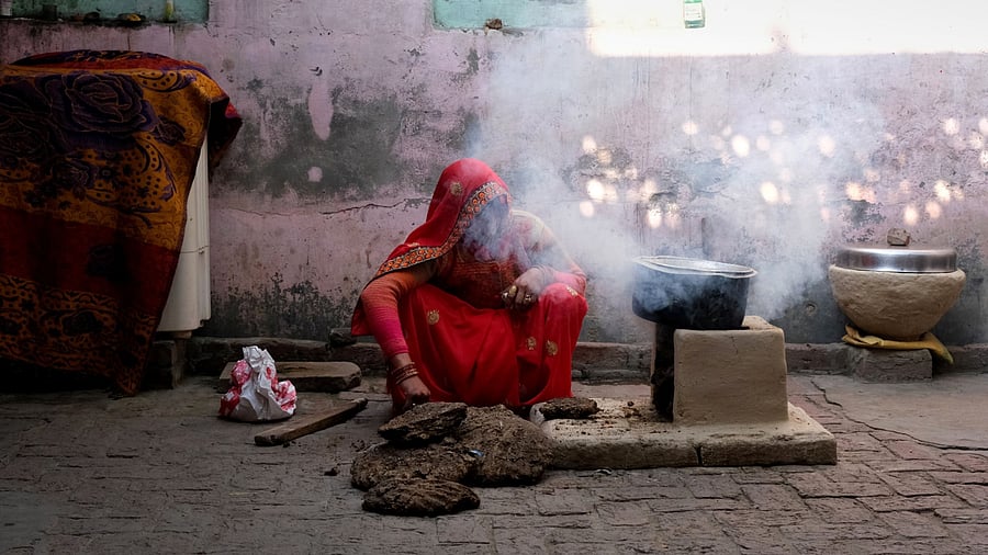 To help the poor struggling with lockdowns, the government last year also offered free LPG refills of three cylinders. But the free supplies were a one-off move and the finance director of Indian Oil Corp., the largest retailer of the cylinders, said last month that the government had last year stopped subsidizing the fuel for consumers except in the most remote areas. Credit: Bloomberg