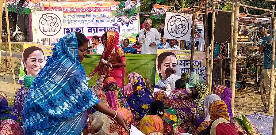 Villagers at a TMC campaign in Nandigram. Credit: DH Photo/Soumya Das