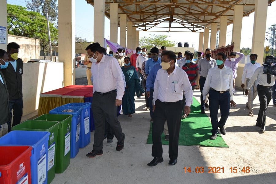 Ajay Kumar Singh, General Manager, South Western Railway, inspects the solid waste management facility at Mysore New Goods Terminal (MNGT) yard in Mysuru recently. DH Photo