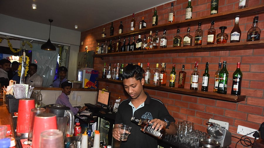 A bar in Bengaluru. Credit: DH File Photo