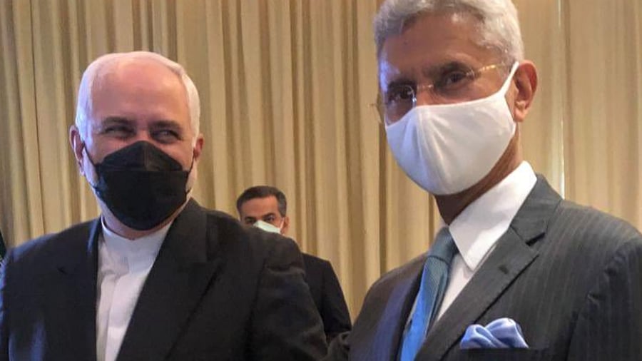 External Affairs Minister S Jaishankar with his Iranian counterpart Javad Zarif.  Credit: Twitter/@DrSJaishankar