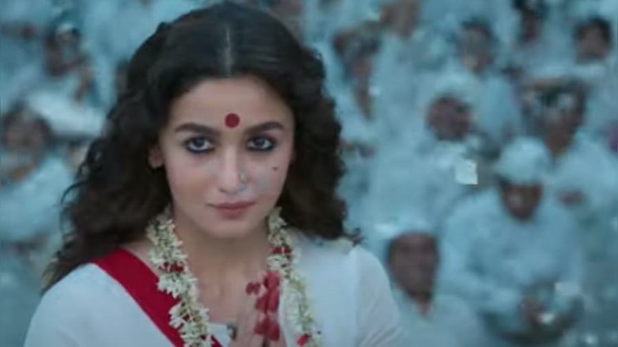 <div class="paragraphs"><p>A still from the teaser of 'Gangubai Kathiawadi'. </p></div>