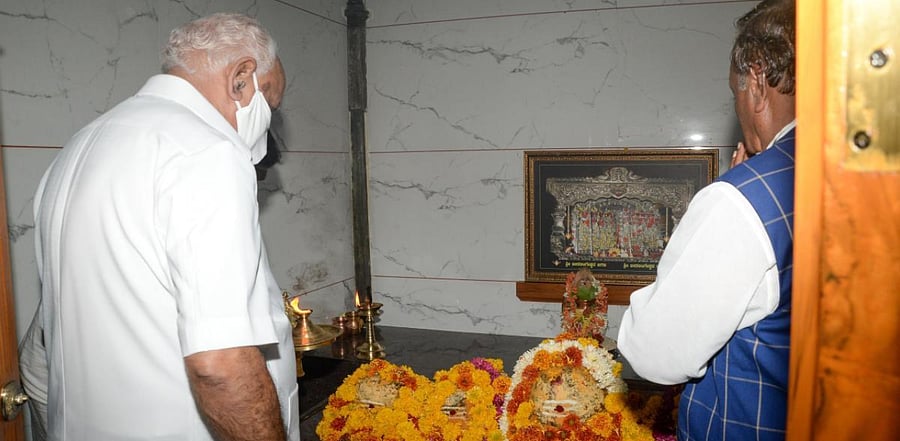 B S Yediyurappa (L) and K S Eshwarappa. Credit: DH photo.