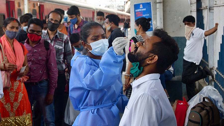 In Mumbai, 9,986 cases were reported while the Mumbai metropolitan region stands at 19,953. Credit: PTI Photo