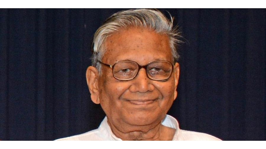 Odia and English writer Manoj Das. Credit: Twitter/@VPSecretariat