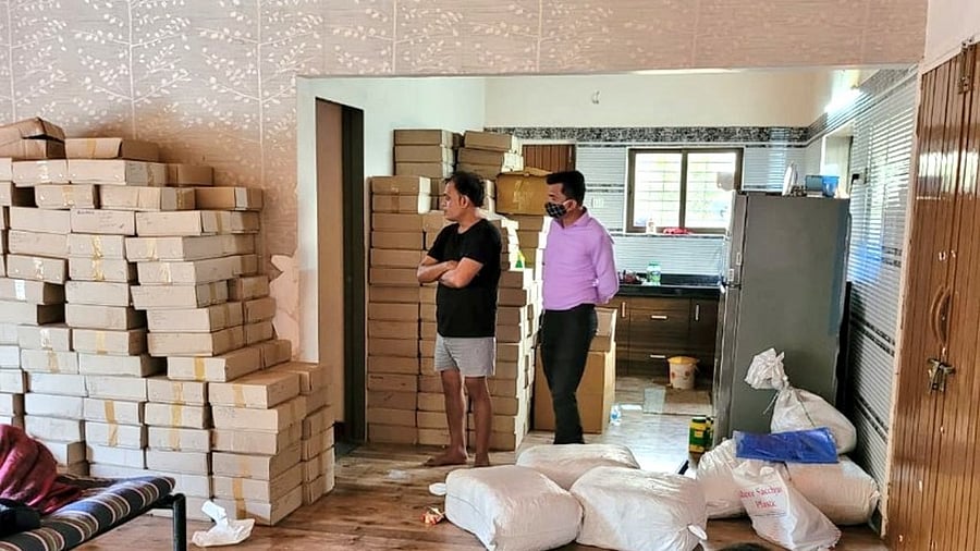 The Gujarat police on Saturday busted a major duplicate Remdesivir manufacturing racket. Credit: DH Photo