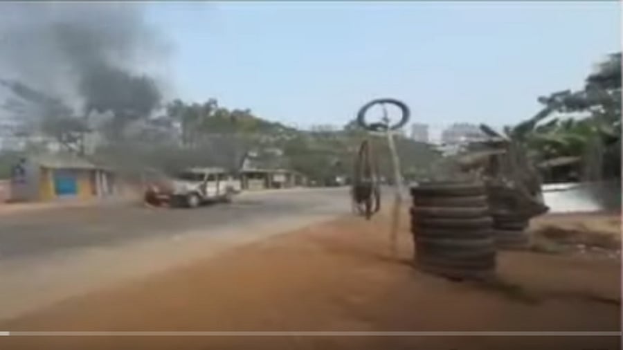 An old video of a police vehicle attacked in Odisha after the death of a youth has been falsely shared as post-poll violence in West Bengal. Credit: Screengrab of YouTube video