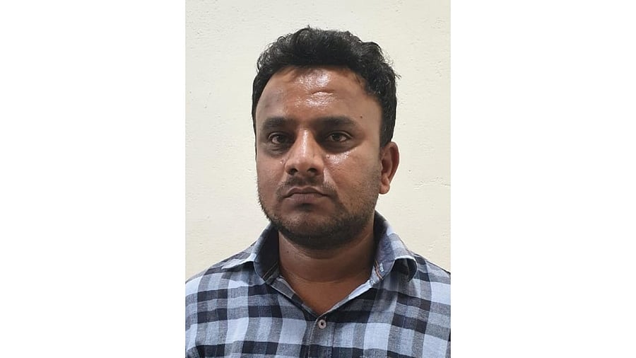 The arrested has been identified as Ravi Kumar, 36, an employee of Siga Gases Pvt Ltd in the Peenya Industrial Area. Credit: Special Arrangment