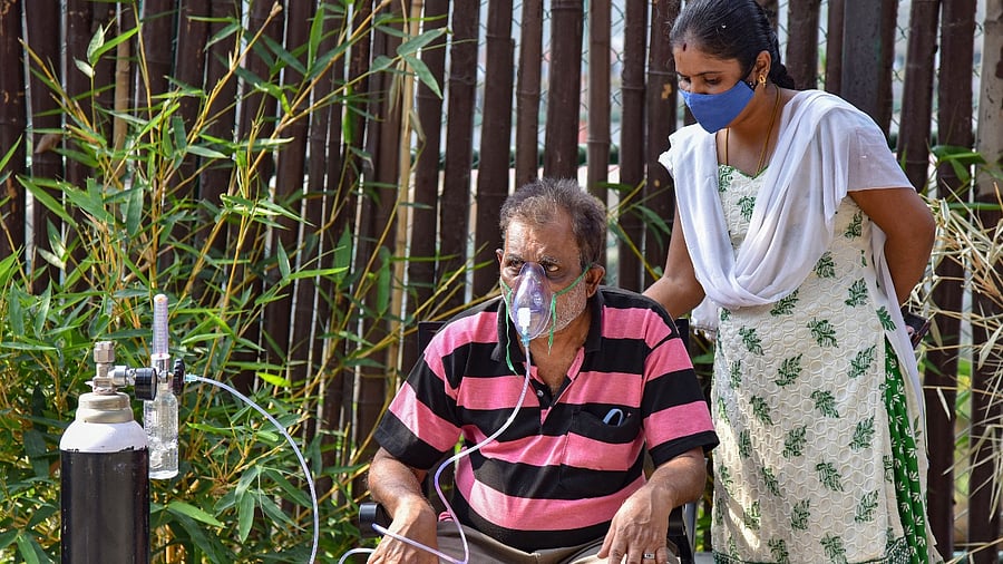 There is a 12-hour delay from the identification to admission of a Covid-positive patient due to "inefficient mechanisms", a government order said on Saturday. Credit: PTI Photo