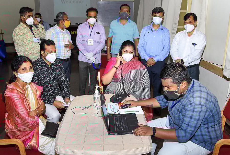MCC Commissioner Shilpa Nag, Mayor Rukmini Madegowda, and Deputy Mayor Anwar Baig at the telecare centre, launched in Mysuru, on Wednesday. DH PHOTO