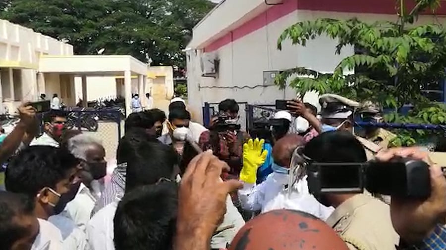 24 patients had died earlier in way over a shortage in oxygen in Chamarajanagar. Credit: DH Photo