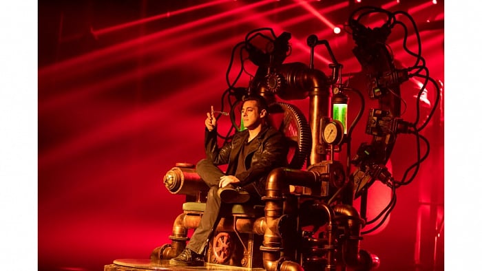 Salman Khan in a still from 'Radhe'. Credit: Twitter/@taran_adarsh