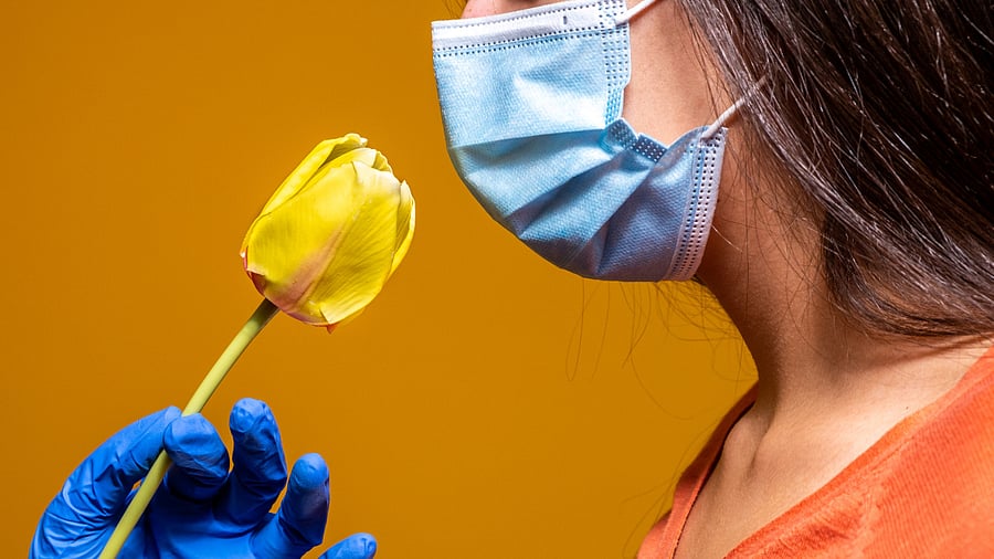 To begin the process of helping people learn to smell again, Phillips sets up an array of 18 custom-blended fragrances. Credit: iStockPhoto