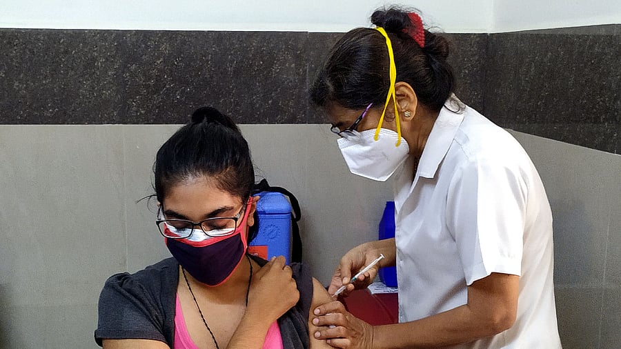 The decision came eight days after the government ordered the suspension of the vaccination drive for this group. Credit: DH Photo