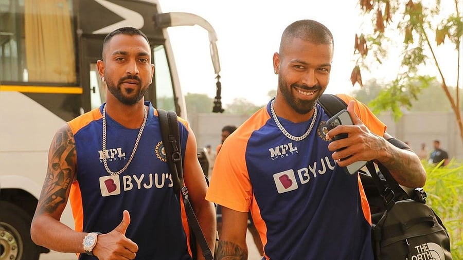 Hardik Pandya and Krunal Pandya. Credit: Twitter/@mipaltan