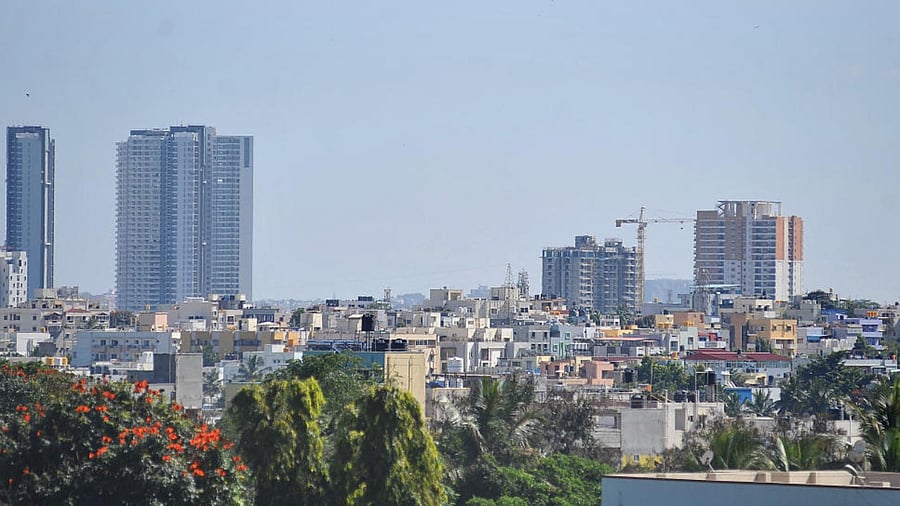 The real estate representatives say that the home buying in Karnataka during the pandemic was more or less limited to Bengaluru and that too in localities surrounding the IT hubs. Credit: DH photo