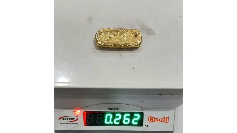 Gold weighing 262 grams of 24 karat purity valued at Rs 13,17,860 was recovered and seized. Credit: Special Arrangement
