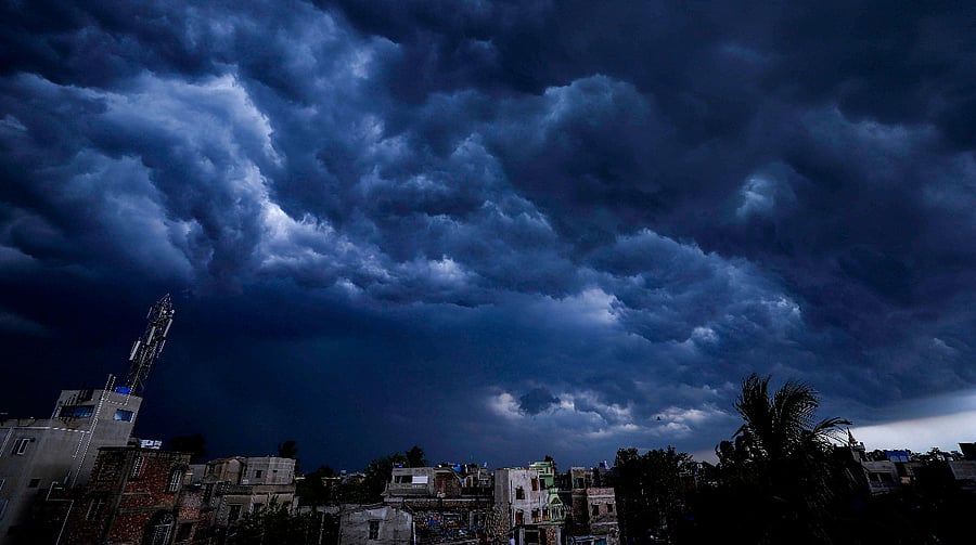 Bengal witnessed heavy rain and lightning on June 7. Credit: PTI Photo