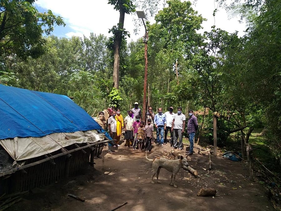 Solar lamps were installed at Kurubara Hadi in Kattepura.