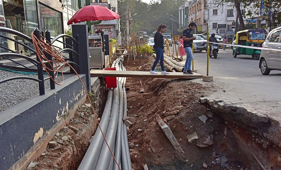 A portion of Miller's Road in Vasanthnagar, Bengaluru, that has been dug up for the Smart Cities project. Credit: DH Photo/IRSHAD MAHAMMAD