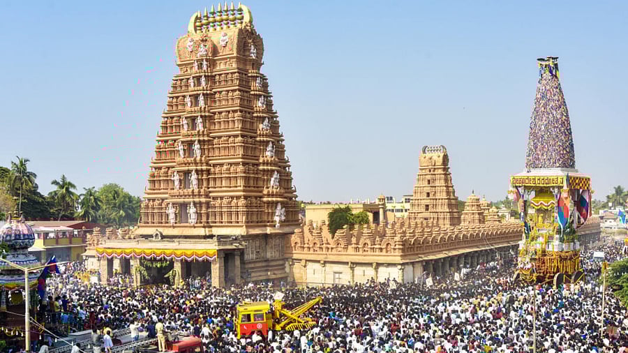 Srikanteshwara temple will have total rights on tonsured hair offered to the temple by devotees. Credit: DH Photo