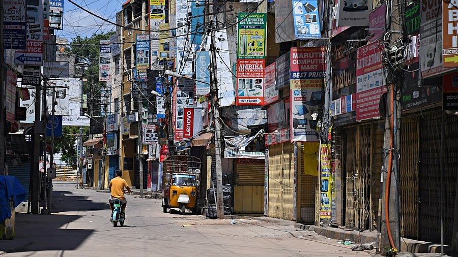 Chikpet and Gandhi Bazaar have over 25,000 stores together. Credit: DH Photo/Pushkar V