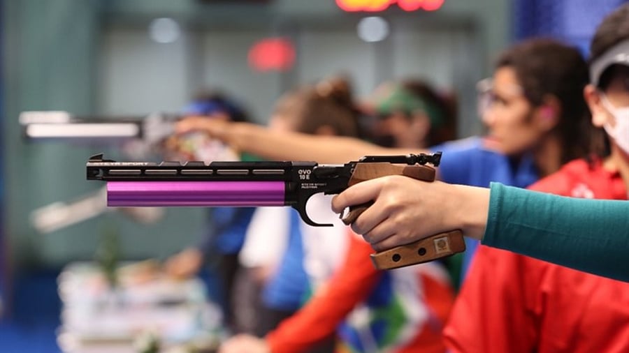 The women's 10m air rifle team of Anjum Moudgil, Apurvi Chandela and Elavenil Valarivan continued to disappoint. Credit: ISSF