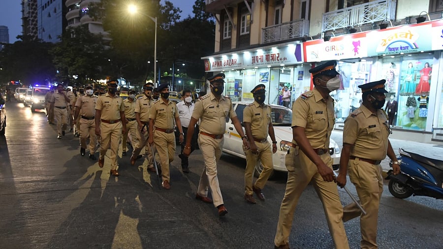 <div class="paragraphs"><p>The Mumbai police.</p></div>