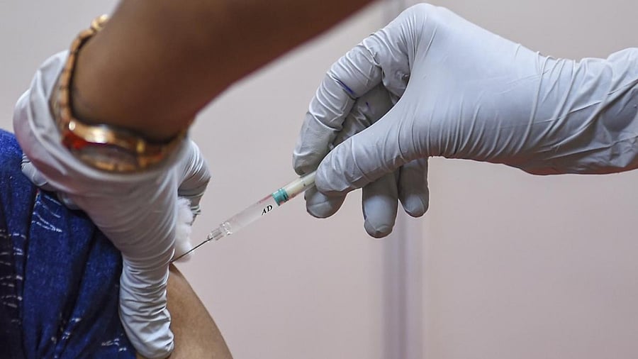 The state has a stock of only 19,520 Covishield doses and 3,24,910 Covaxin vials till this morning. Credit: PTI Photo