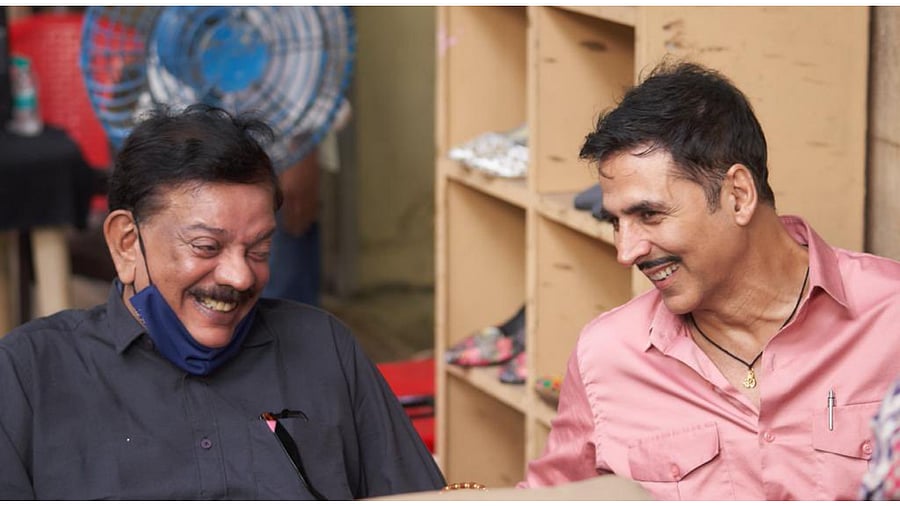 Akshay Kumar and Priyadarshan on the sets of a film. Credit: Twitter/@akshaykumar