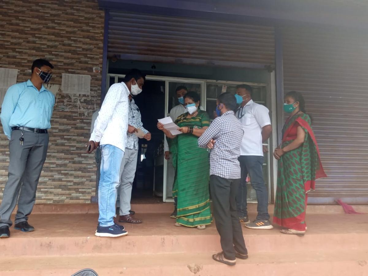 MLC Veena Achaiah receives a memorandum from Gram Panchayat members in Hoddur.