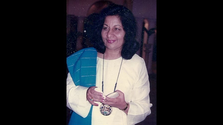Bhanu Aythaiya, a Padma Shri recipient, passed away on 15 October, 2020, aged 91 in Mumbai. Credit: Wikimedia Commons