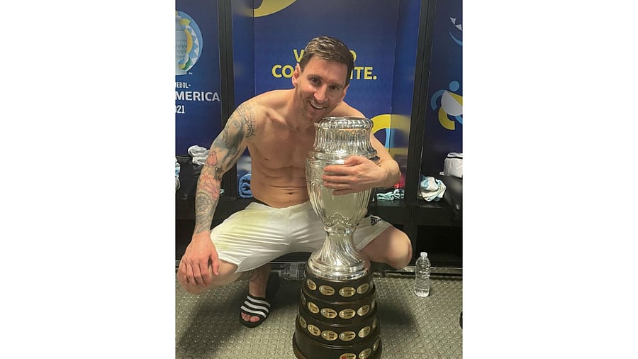 Lionel Messi with the Copa America trophy. Credit: Instagram Photo/@leomessi