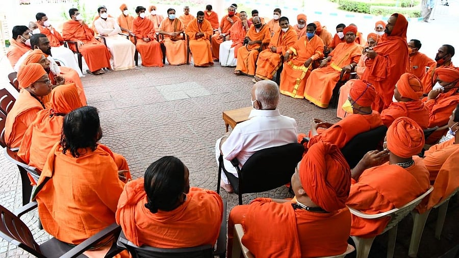 For the second day in a row, more than 30 seers made a beeline at Yediyurappa's residence. Credit: CMO
