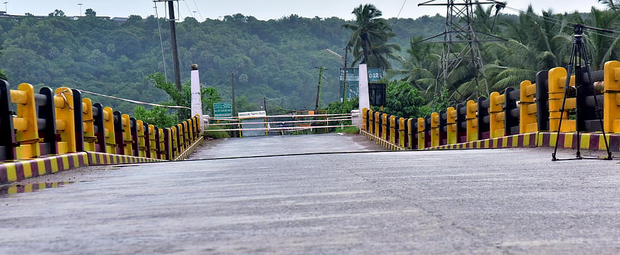 The sunken Maravoor bridge. Credit: DH File Photo