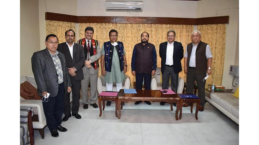 Nagaland Deputy Chief Minister Y. Patton and Assam cabinet minister Ranoj Pegu were present in the meeting on Saturday.  Credit: Facebook/himantabiswasarma