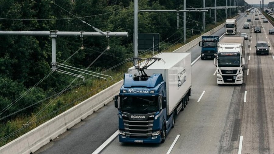 There’s a debate over how to make the trucking industry free of emissions. Credit: New York Times