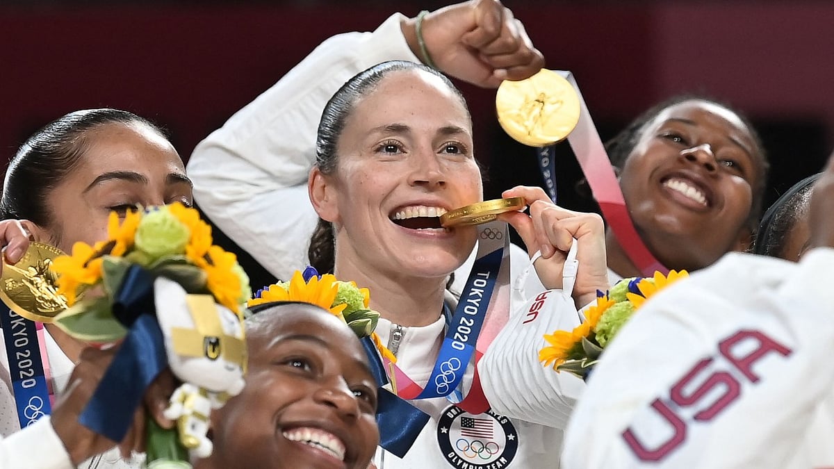 US rolls to women's hoops gold medal in Bird's last Olympics