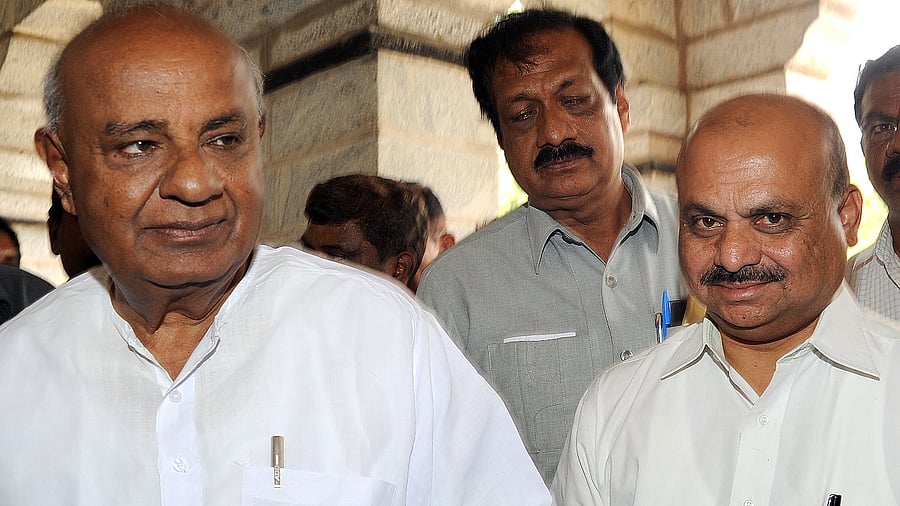 Former Prime Minister H D Deve Gowda and CM Basawaraj Bommai. Credit: DH Photo
