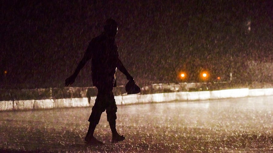 Tauktae, which is travelling towards Goa and predicted to move to Gujarat from there, has caused heavy and very heavy rainfall in many parts of coastal and south interior Karnataka. Credit: DH Photo