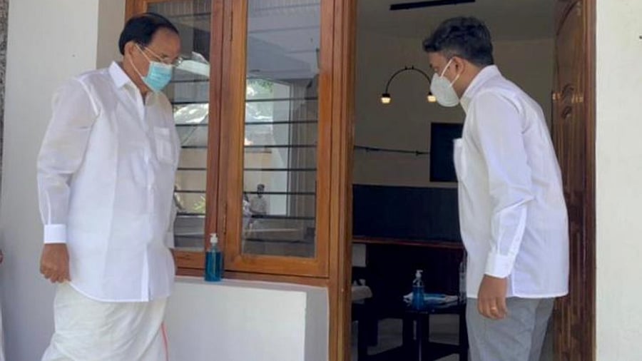 VP Venkaiah Naidu visits the house at IIT Madras. Credit: Twitter Photo/@VPSecretariat