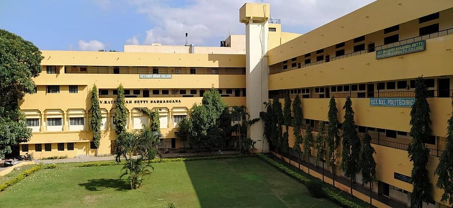 VET BVL Polytechnic is located in JP Nagar.