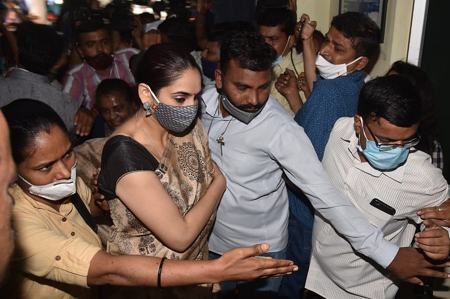 Actor Ragini Dwivedi’s house in Bengaluru was raided by the Central Crime Branch in the early hours of Friday. DH PHOTO BY B K JANARDHAN