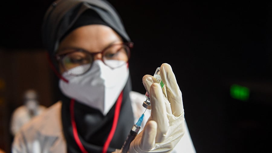 The ministry said 27,45,272 first doses were administered on the 214th day of vaccination. Credit: PTI Photo