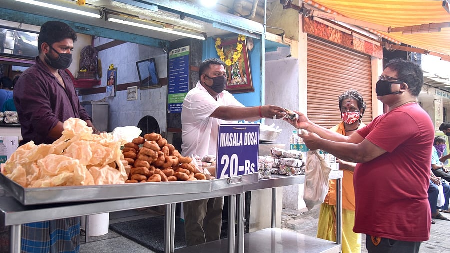 As most customers prefer hot, fresh food post-Covid, it is only reasonable to consume it immediately after preparation. Credit: DH File Photo/S K Dinesh