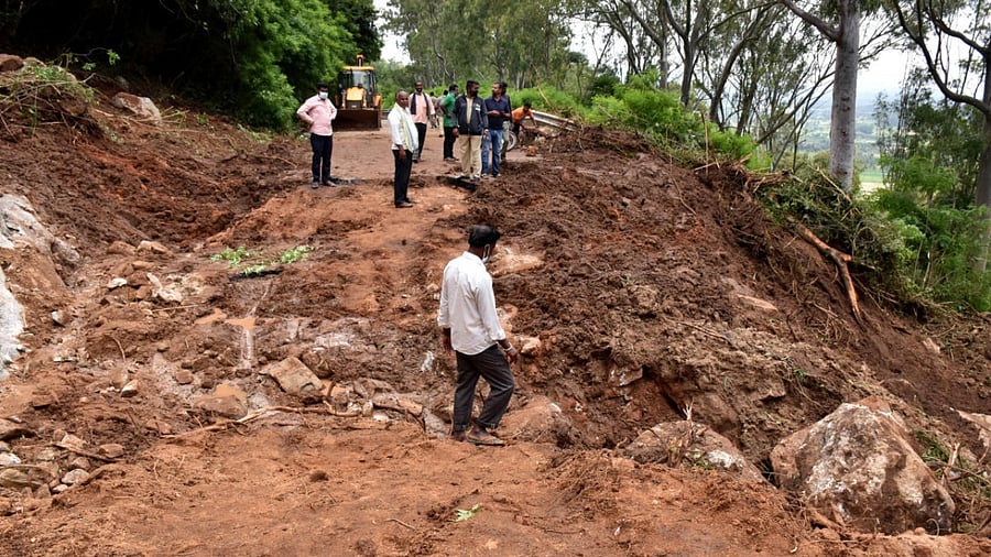 A damaged road at Nandi Hills on the outskirts of Bengaluru. Credit: DH Photo/ B K Janardhan