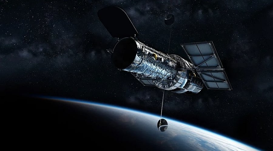 Satellite orbiting the Earth. Picture credit: Pixabay