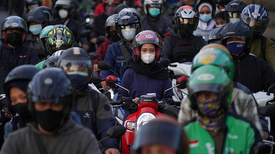 The middle class -- households where per-capita spending is between $11 and $110 a day -- amounts to some 3.75 billion people this year, according to the World Data Lab. Credit: Bloomberg photo